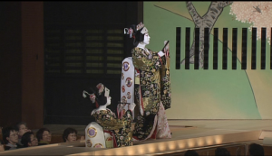 二人道成寺ならではのすっぽんから出てくる花子